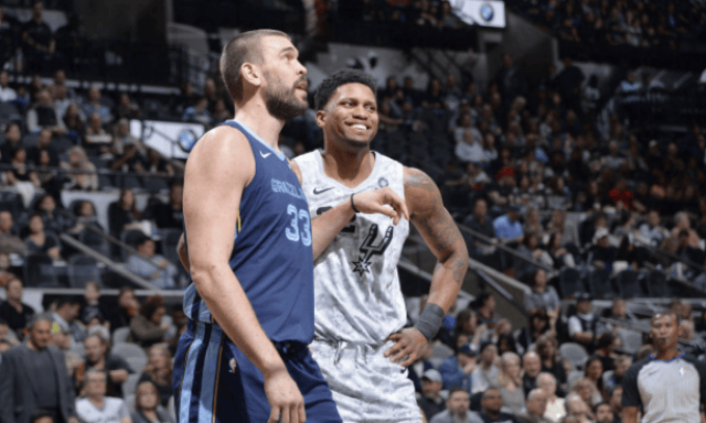 的锋线球员 的锋线球员