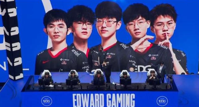 轻一代所肩 轻一代所肩