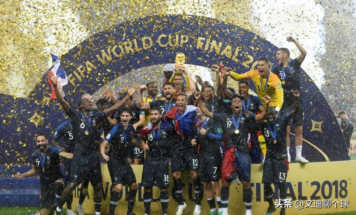 梅西身着休 梅西身着休